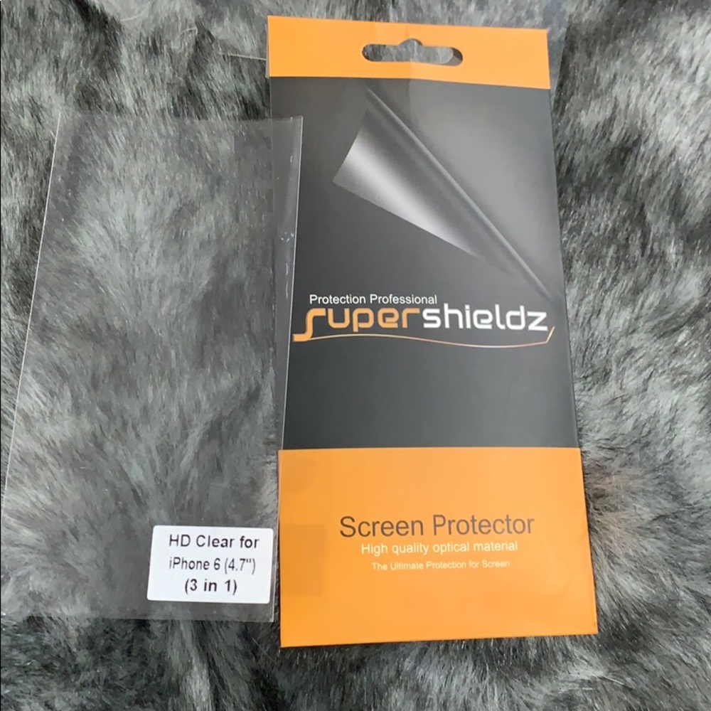 4 iPhone 6 Screen Protectors